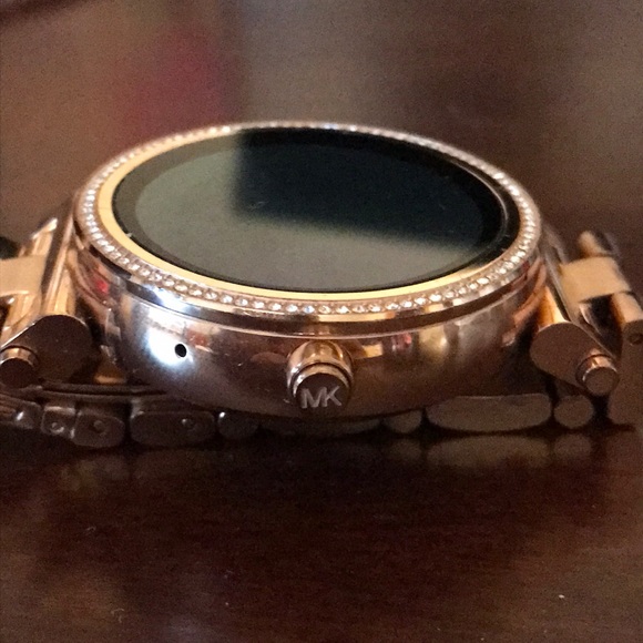 Michael kors smart watch rose gold